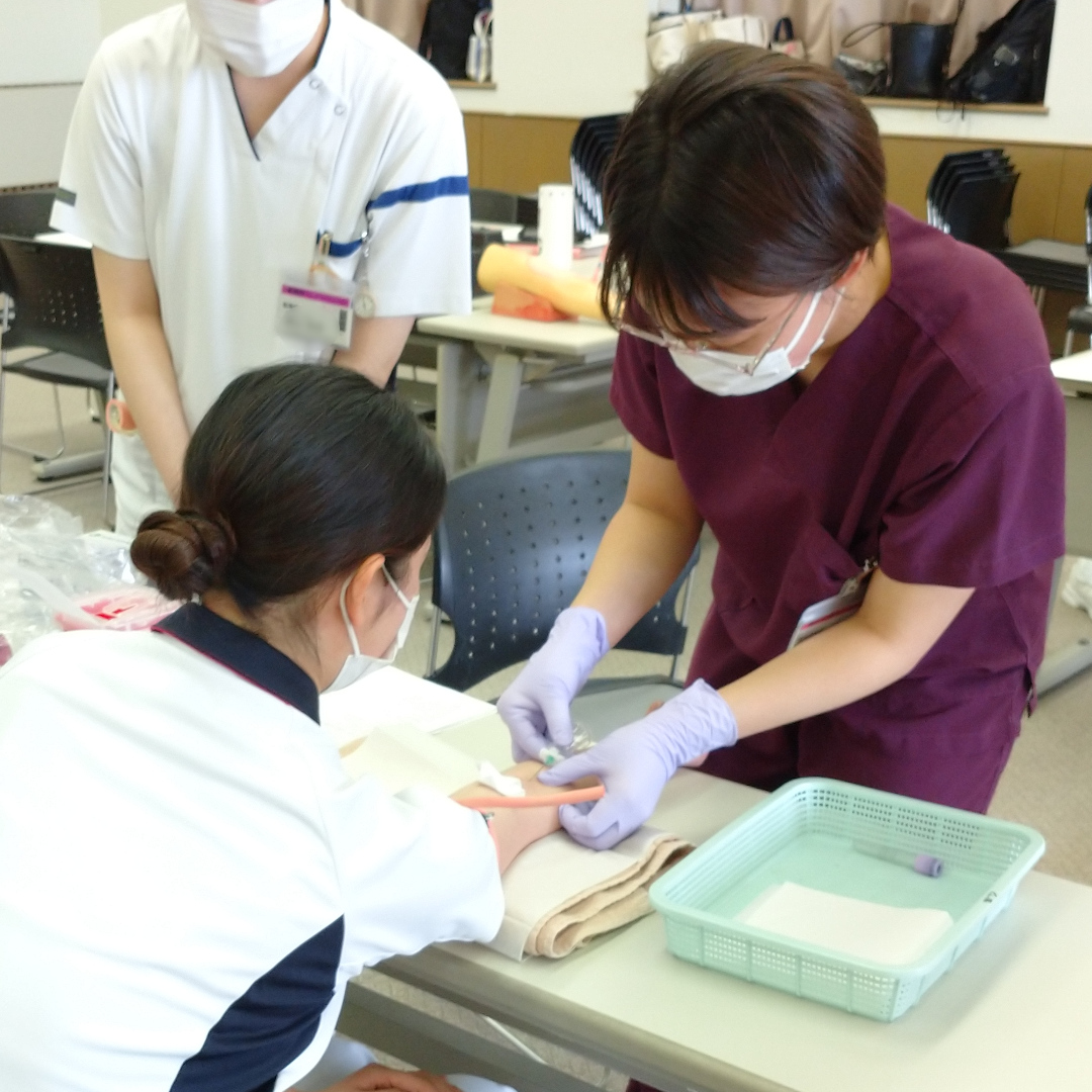 採血研修の様子3