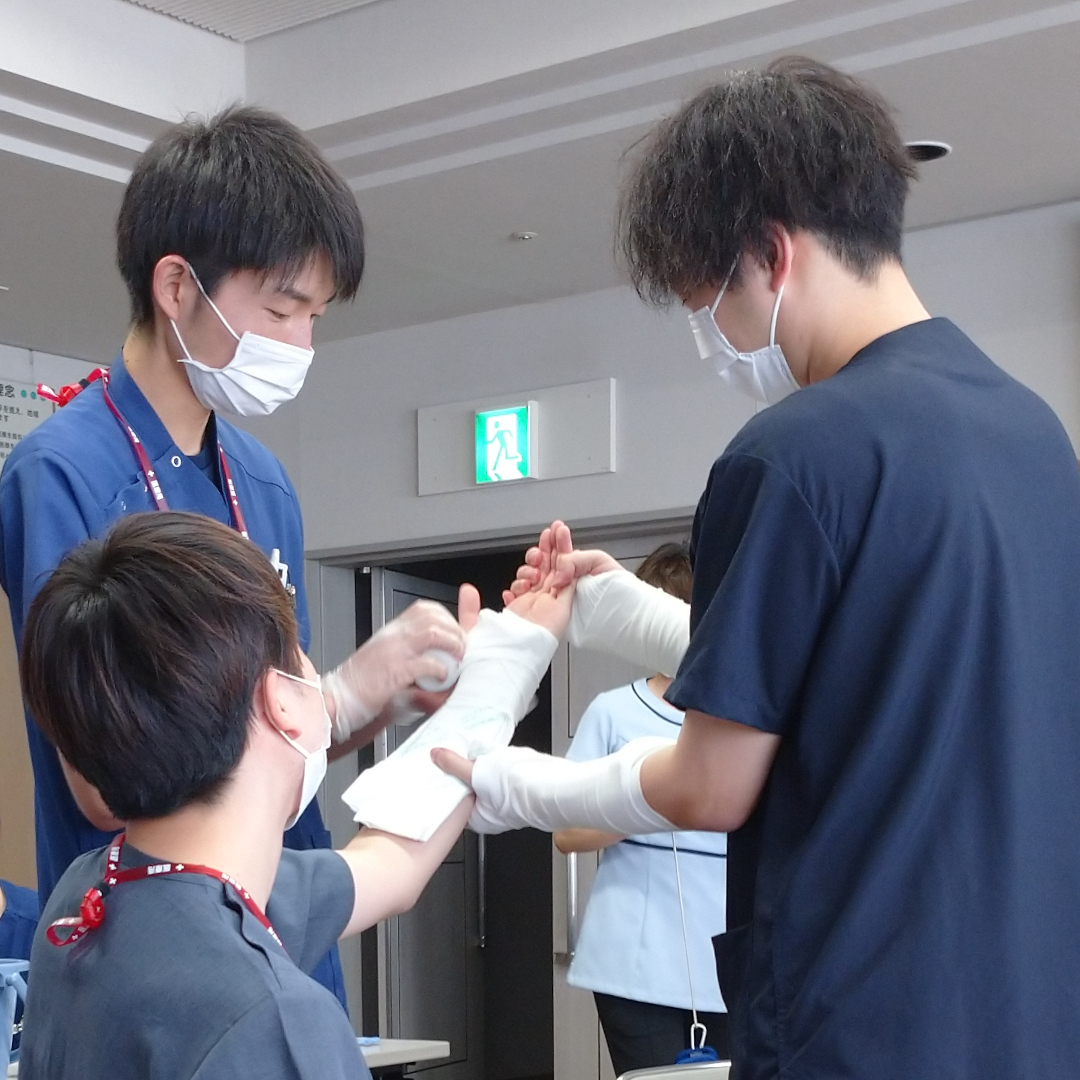 シーネ固定研修の様子3