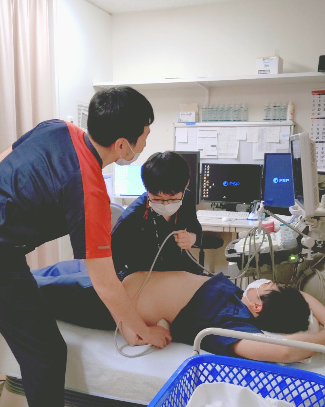 腹部エコー研修の様子2