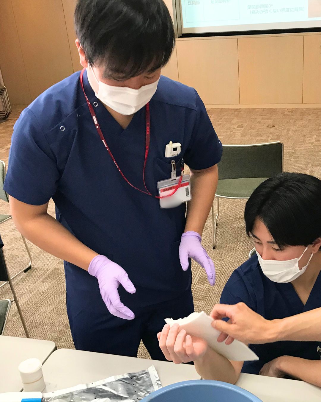 シーネ固定研修の様子2