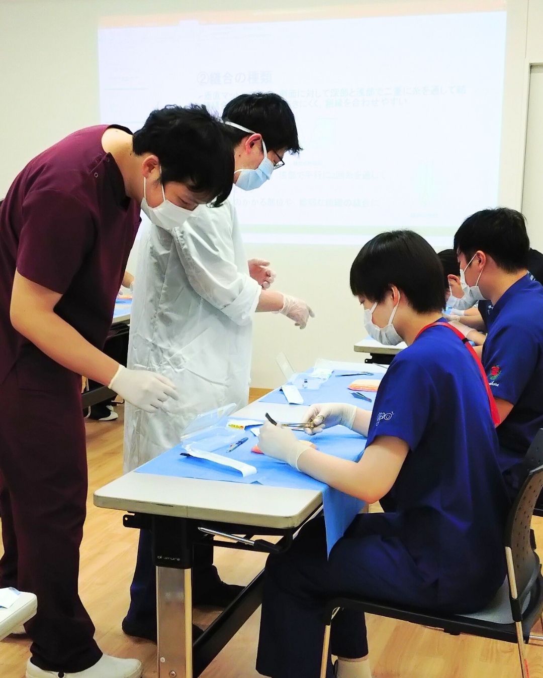 縫合研修の様子2
