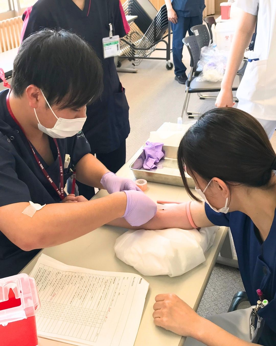 採血研修の様子4