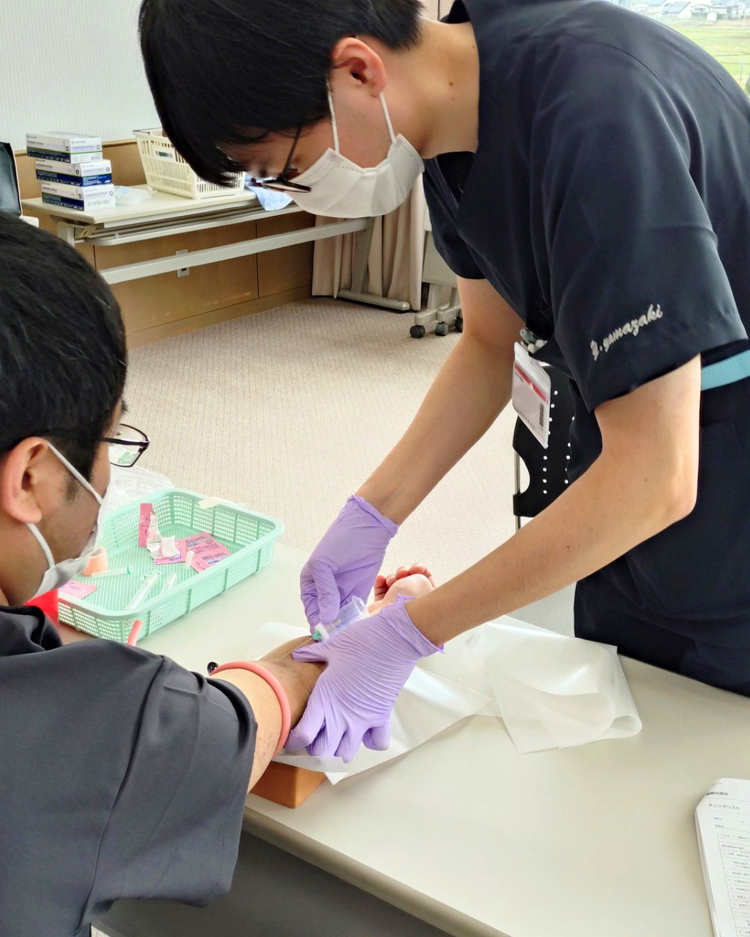 採血研修の様子5