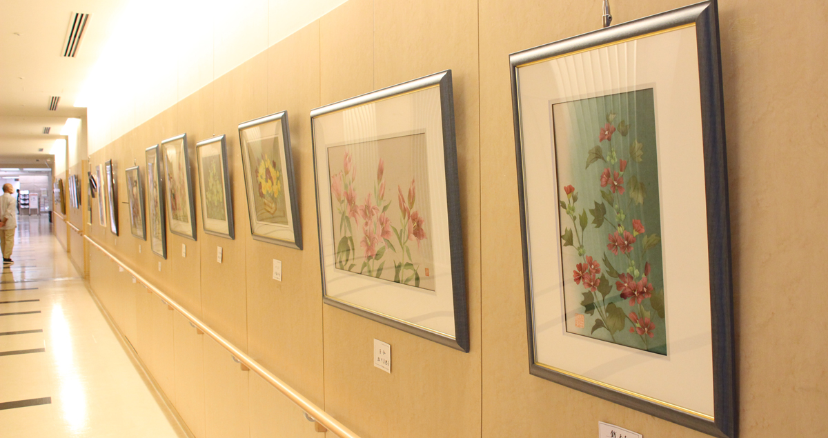 創作和紙絵作品展の様子