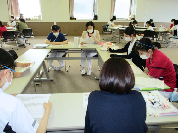 1年間のまとめ研修の様子1