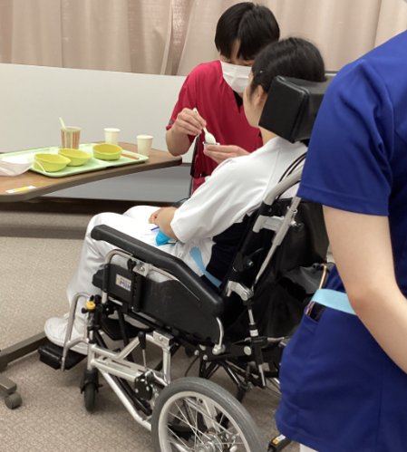 嚥下・食事介助：新人看護師スパイラル研修